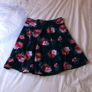 Divided floral skater skirt XS